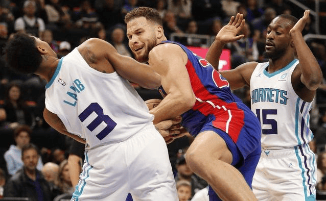 黄蜂队击败老鹰队晋级东部半决赛的简单介绍