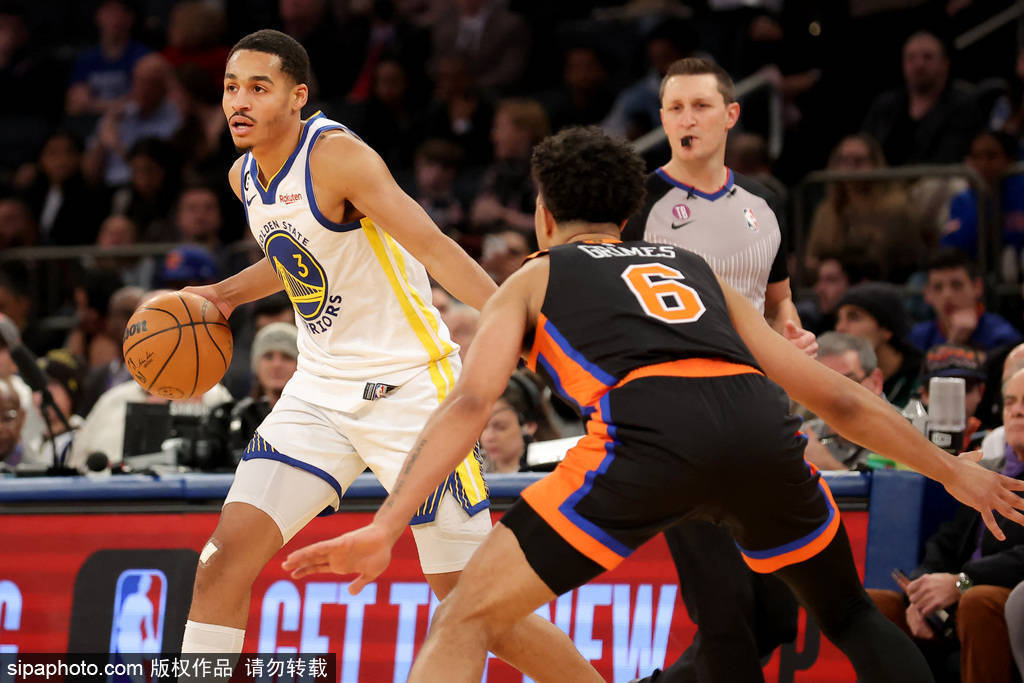 包含尼克斯完胜江苏队，克莱关键制胜的词条