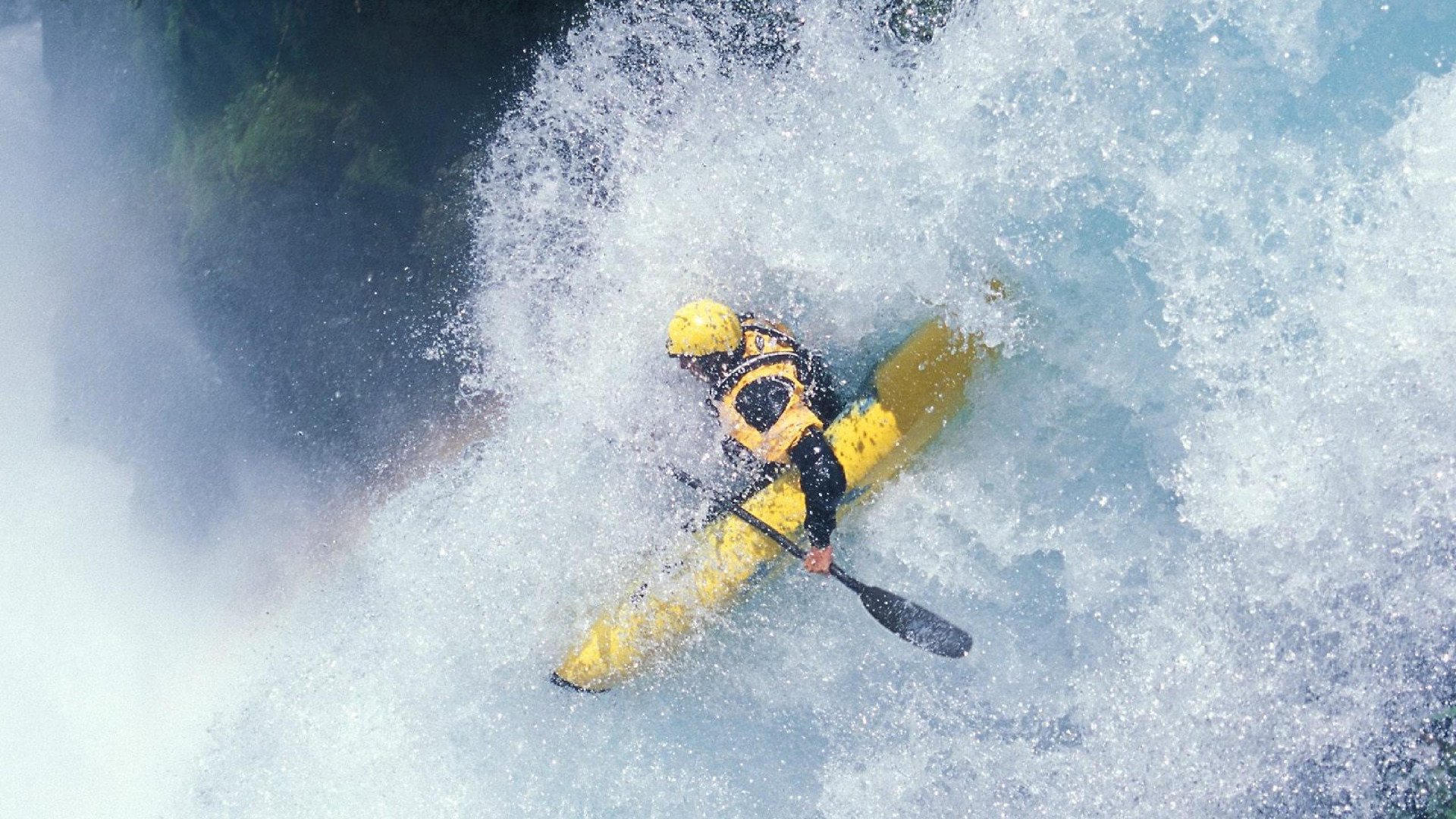 科技与勇气的交响诗，迈凯伦绝地反击，周冠宇铸就个人里程碑